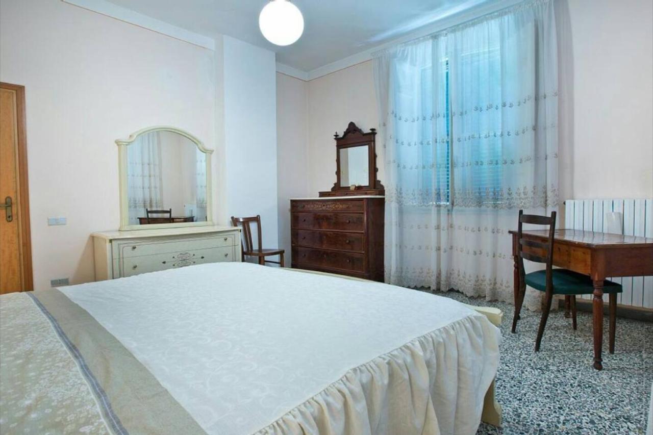 Affittacamere Porquier Crespina Buitenkant foto
